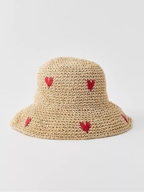 NWOT Urban Outfitters Heart Floppy Straw Hat